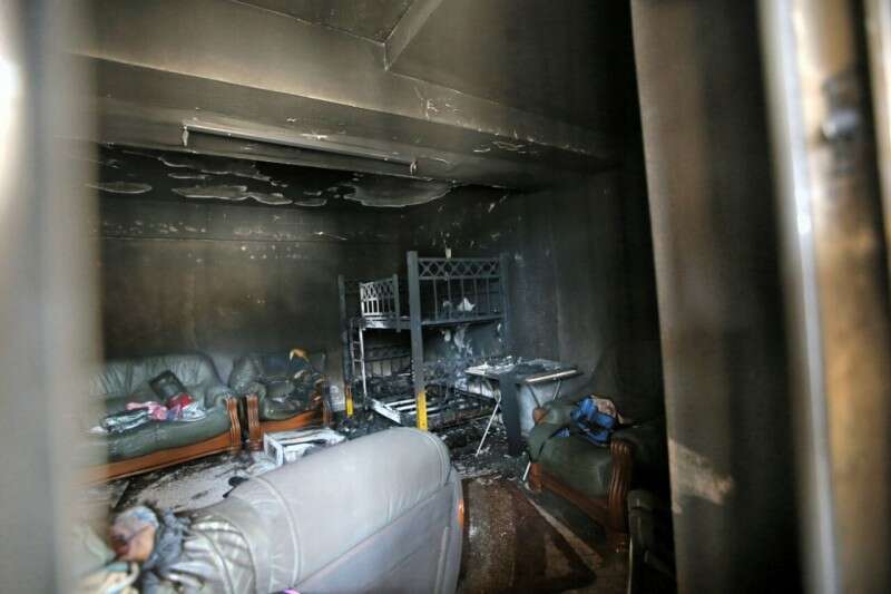 חשד כי תנור דולק גרם לשירפה // צילום: אורן בן חקון